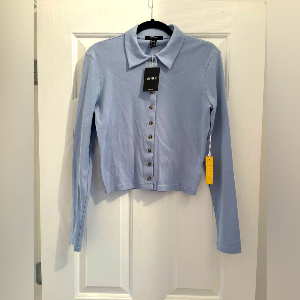 NWT Forever 21 cotton button front baby blue top - large